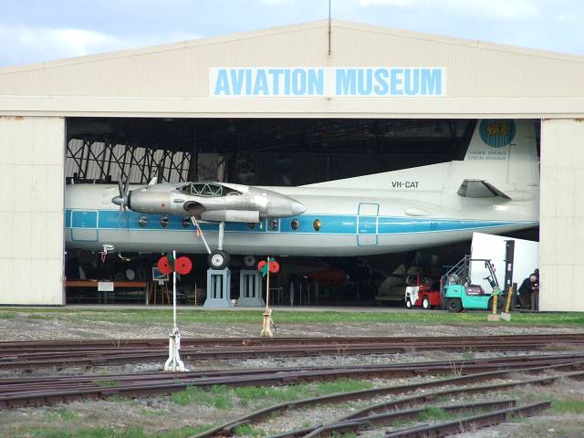 f27b In the air again. The Fokker F27 now 1.5m off the floor.
