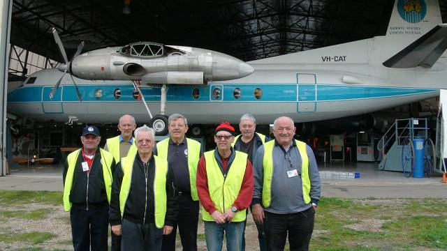 f27e The SAAM team that move the Fokker F27 up 1.5m from the floor.